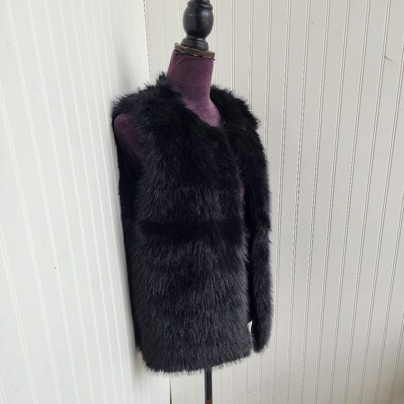 Cupshe Womens Faux Fur Black Open Front Vest Soft Cozy  Sz S - Picture 4 of 14